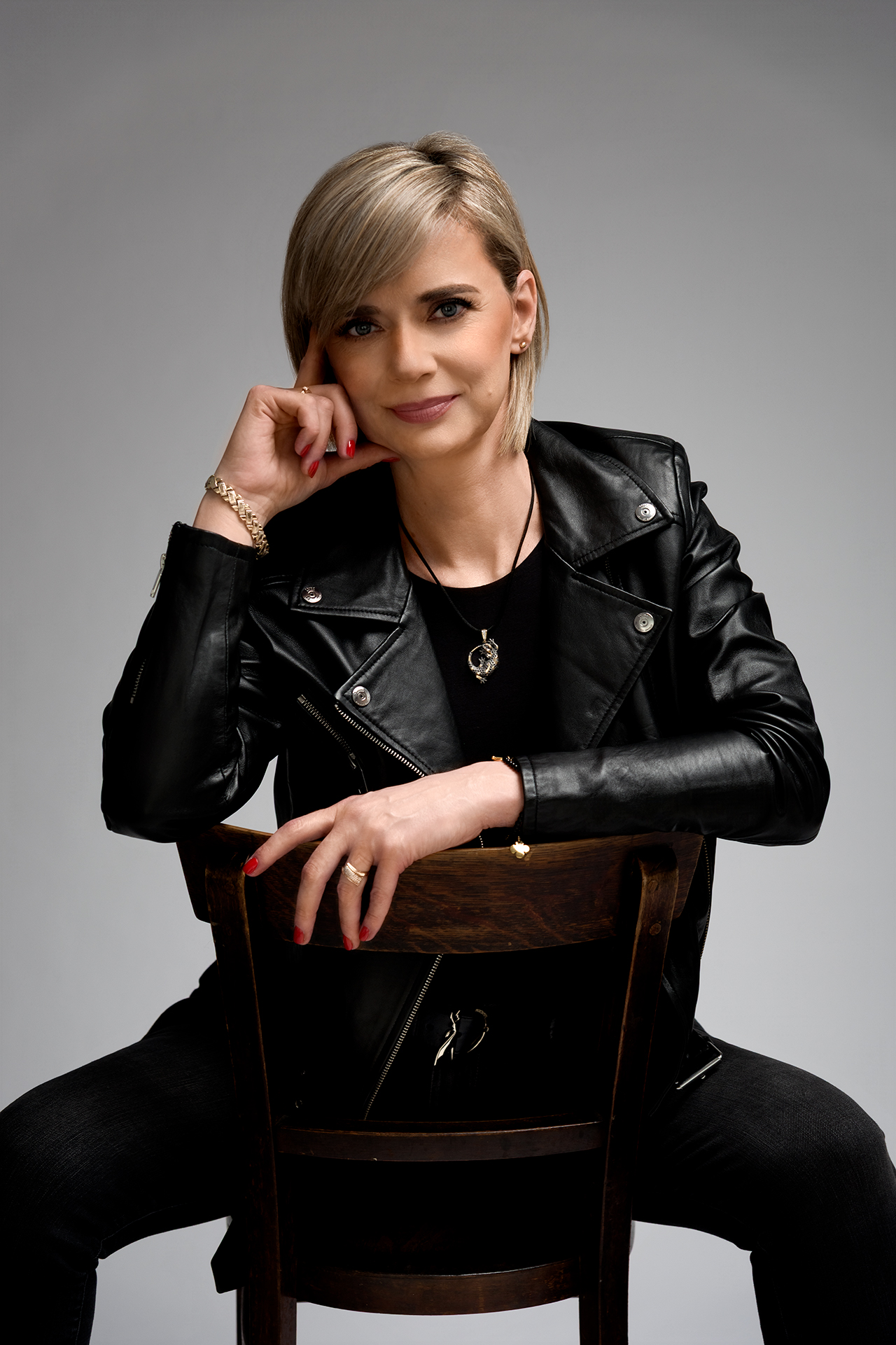 20250415-MarzenaSZ-sesjakobieca-237-small